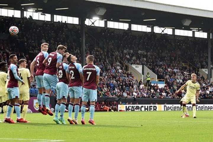 Kết quả Burnley 0-1 Arsenal: Người hùng Odegaard