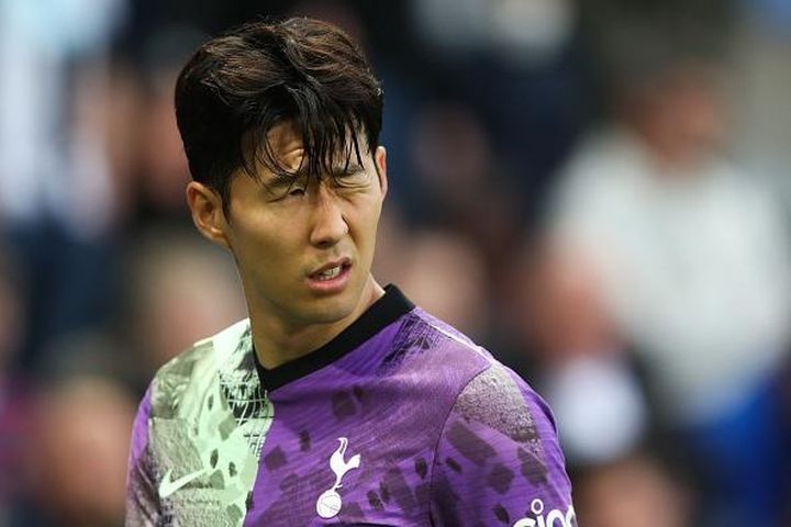 Tottenham đẩy MU xuống vị trí thứ 6