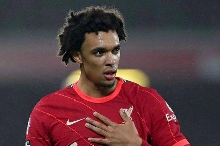 Alexander-Arnold: Khi 'dọn cỗ' đã thành lẽ sống