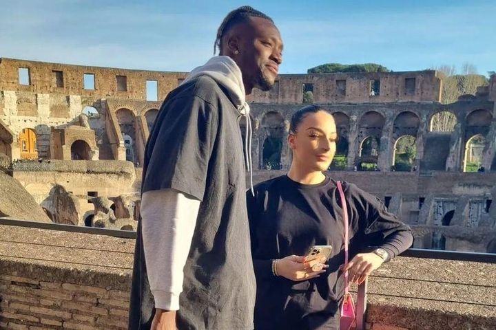 Tammy Abraham & bạn gái cảm thấy yêu đời hơn ở Rome