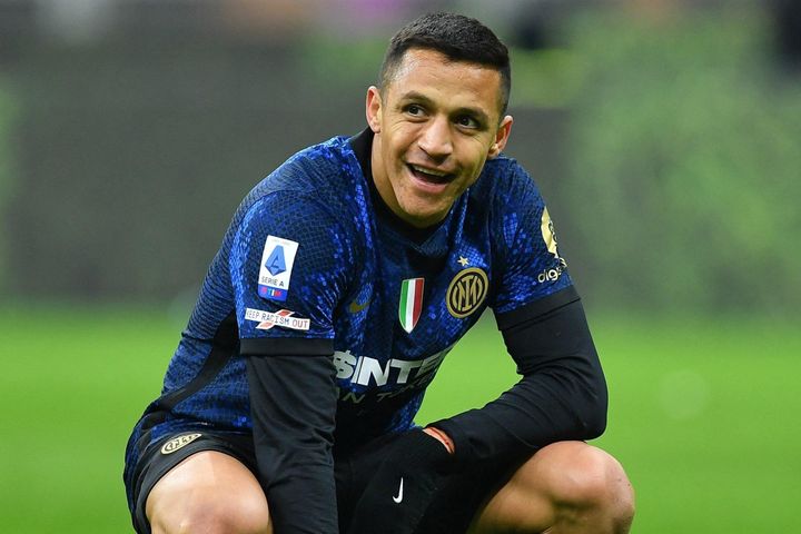 Inter Milan tụt lại trong cuộc đua vô địch Serie A