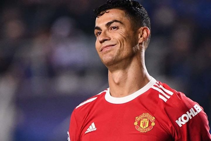 Ronaldo hưởng lương 775.000 bảng/tuần ở MU và chi tiết phía sau