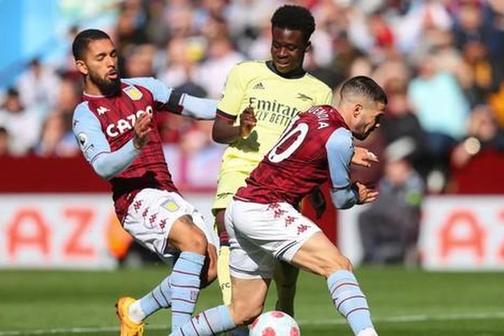 Saka đánh bại Aston Villa giúp Arsenal củng cố vị trí thứ 4