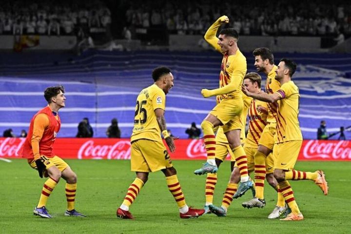 Barcelona 'xóa dớp' trước Real Madrid