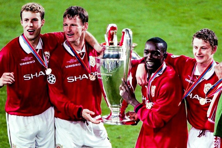 Guardiola nhắc lại cú ăn ba của MU