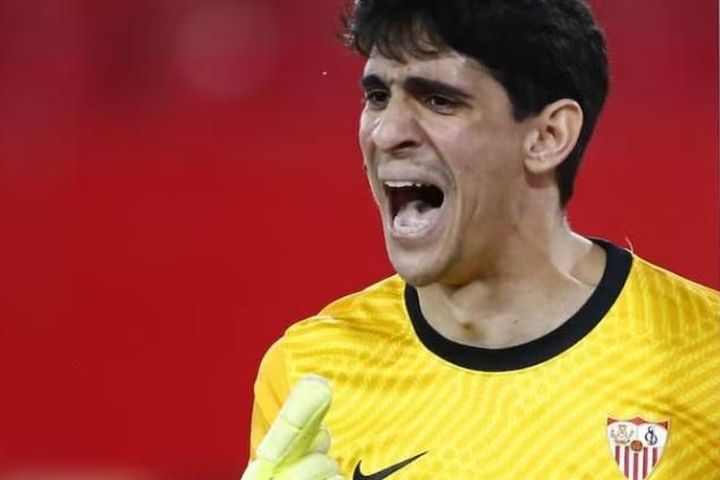 MU mua thủ môn Sevilla thay De Gea, Salah rời Liverpool