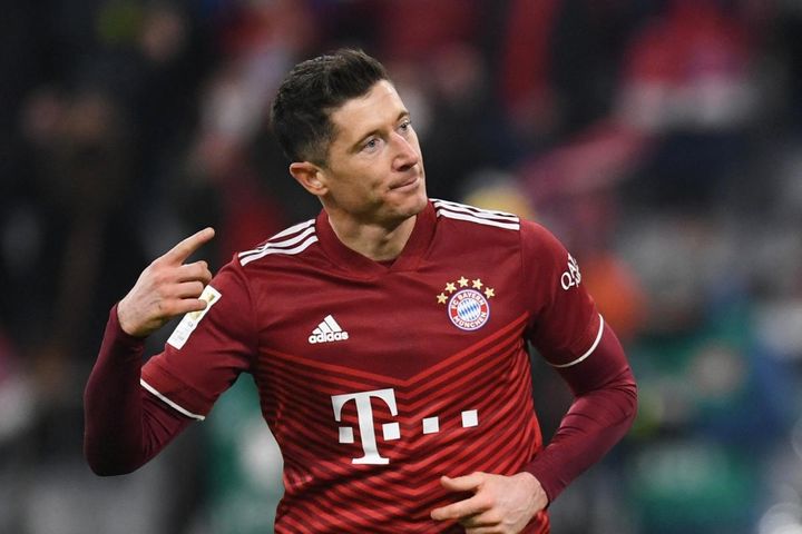 Lewandowski tiến gần danh hiệu Chiếc giày Vàng châu Âu 2022