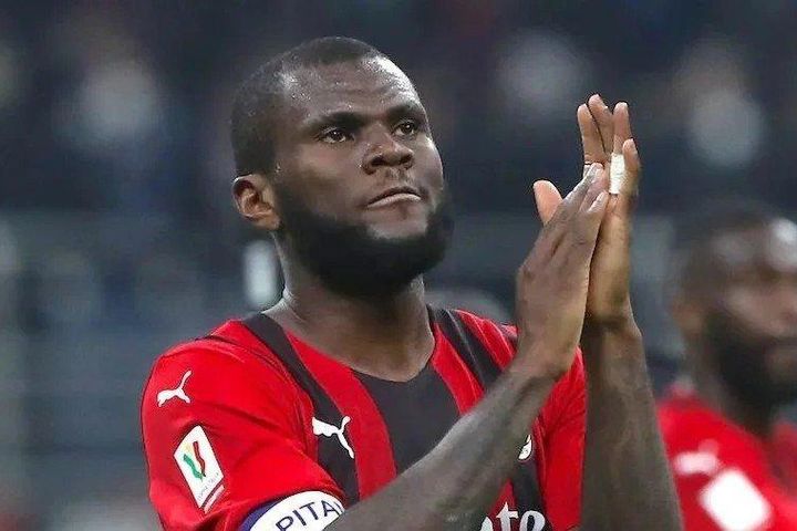 Barca có tân binh đầu tiên trong hè này