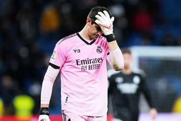 Courtois chỉ trích chiến thuật của HLV Ancelotti ở trận Siêu kinh điển