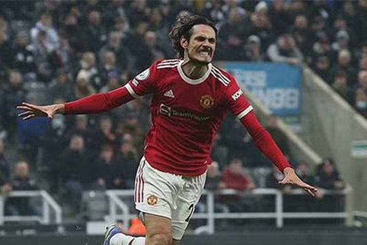 Inter nhắm Cavani thay Sanchez
