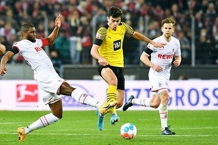 Dortmund tan vỡ hy vọng đua tranh với Bayern