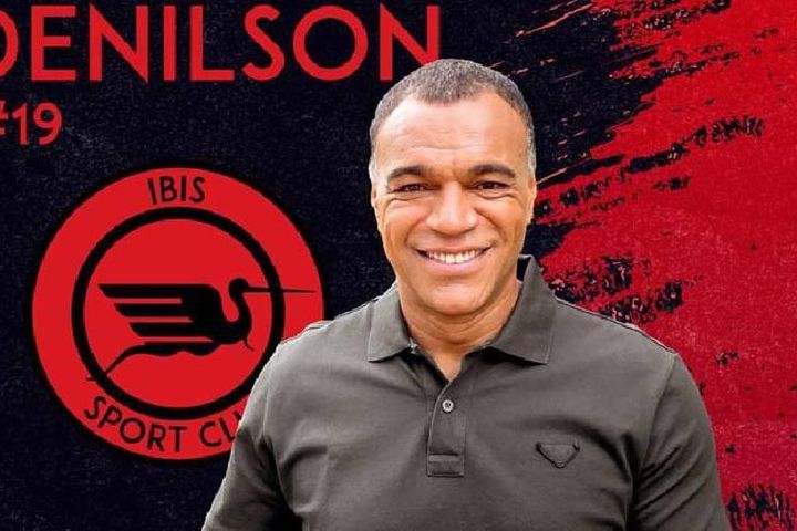 Huyền thoại Denilson tái xuất ở tuổi 44
