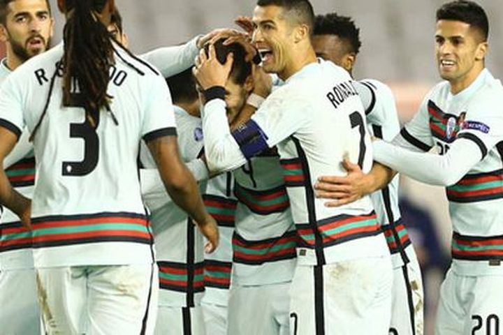 Lo lỡ suất dự World Cup 2022, Bồ Đào Nha có dám 'gạt' Ronaldo?