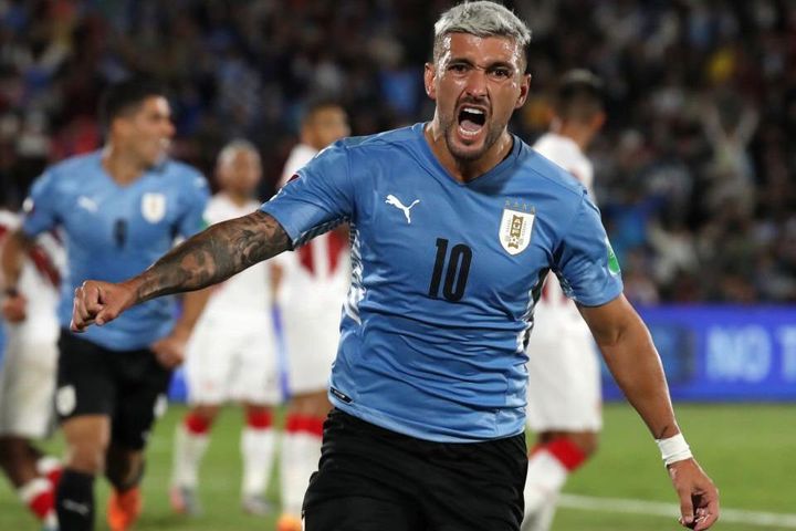 Nhọc nhằn đánh bại Peru, Uruguay giành vé sớm tới World Cup 2022