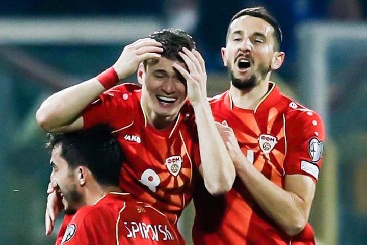 Tuyển Bắc Macedonia ăn mừng cảm xúc sau khi loại Italy