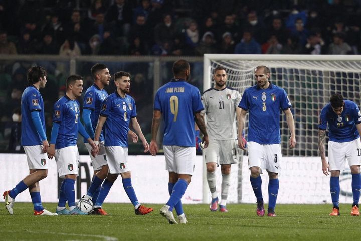 Nhà vô địch châu Âu lỡ hẹn với World Cup 2022
