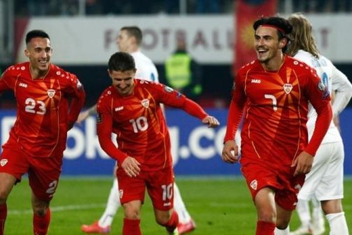 Thua sốc trước 'bé hạt tiêu', Italia lỡ kỳ World Cup thứ 2 liên tiếp