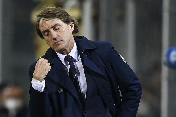 HLV Mancini: 'Đây là nỗi thất vọng lớn nhất đời tôi'