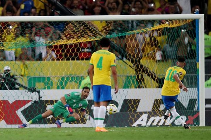 Thắng đậm Chile, Brazil vẫn bất bại tại Vòng loại World Cup 2022