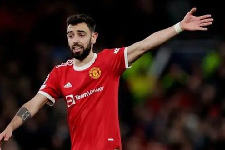 MU chuẩn bị tăng lương gấp đôi cho Bruno Fernandes