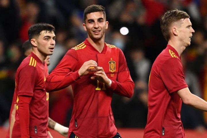 Tây Ban Nha hạ Albania ở phút 90