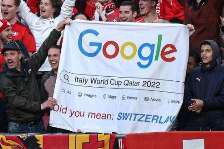 CĐV Thụy Sĩ chế nhạo tuyển Italy