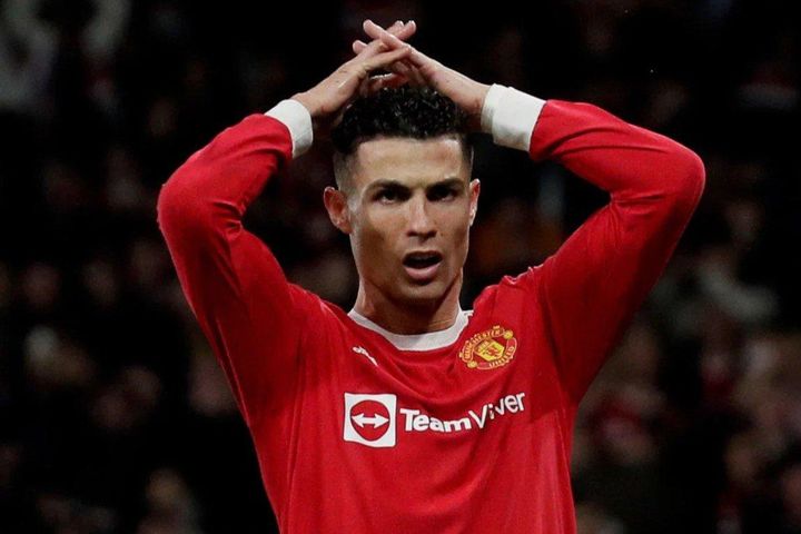 Ronaldo lỡ 3,5 triệu bảng tiền thưởng vì MU