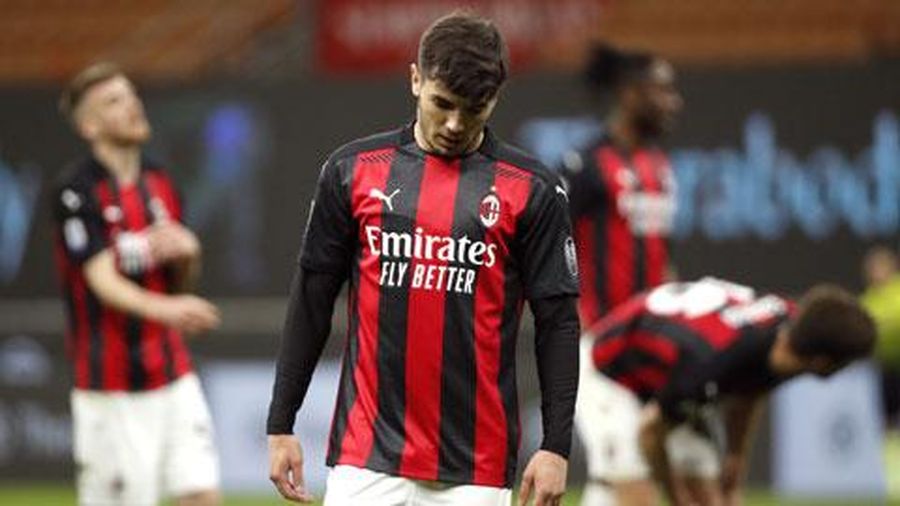 Tạm biệt Scudetto, Milan lo giữ Top 4