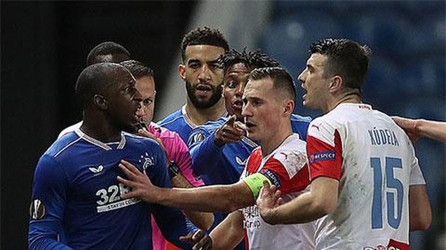 Đối thủ của Arsenal ở Europa League bị điều tra phân biệt chủng tộc