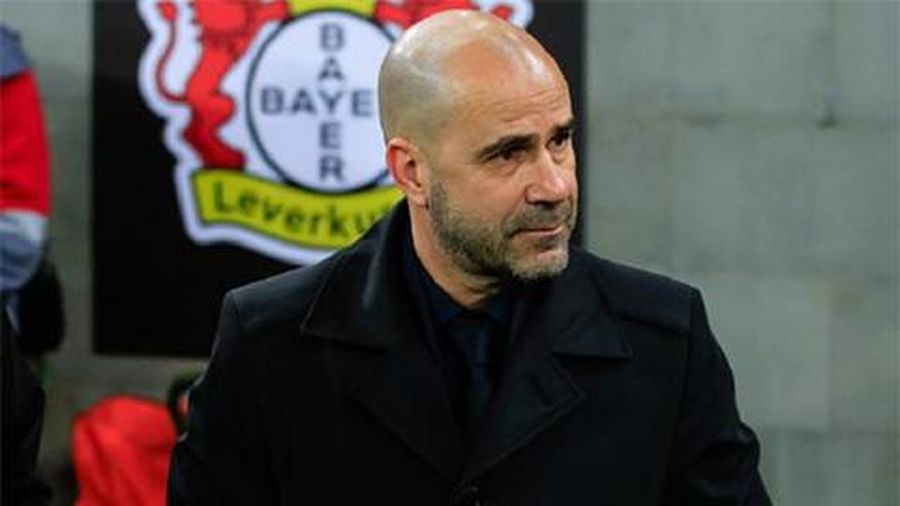 Leverkusen sa thải Peter Bosz