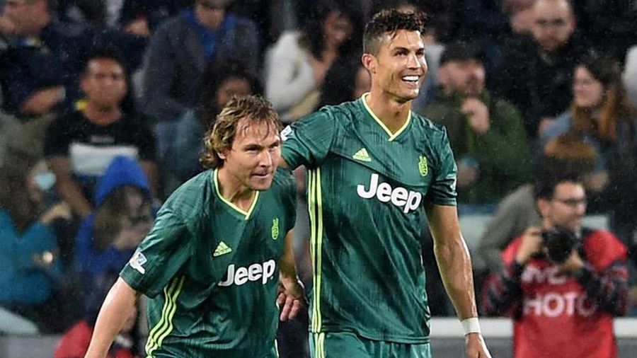 Sếp lớn Juventus: 'Không ai có thể đụng vào Ronaldo'