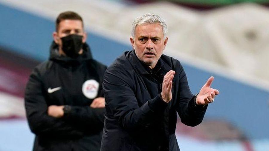 Mourinistas giúp Mourinho phớt lờ mọi chỉ trích