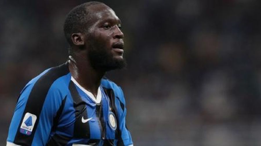 Khủng hoảng tiền đạo, Barcelona mua gấp Romelu Lukaku?