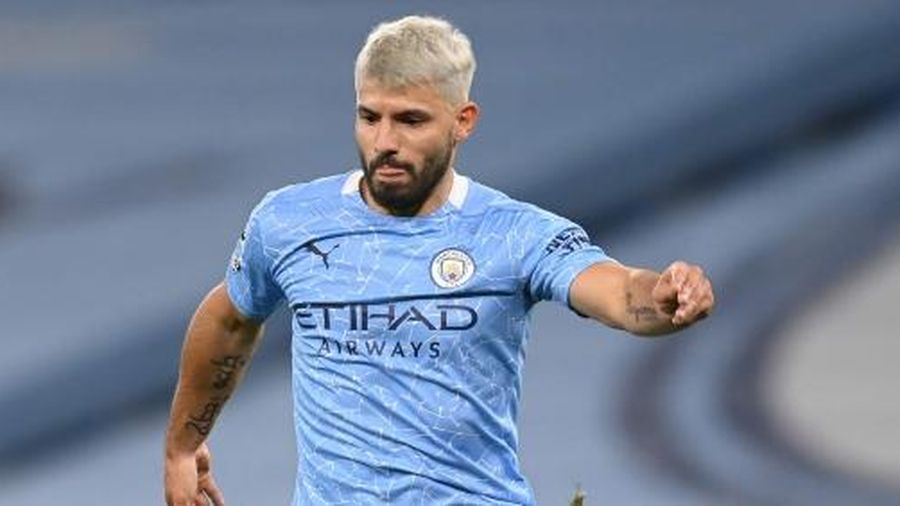 Juventus tiếp tục chính sách săn 'ông già' đá bóng