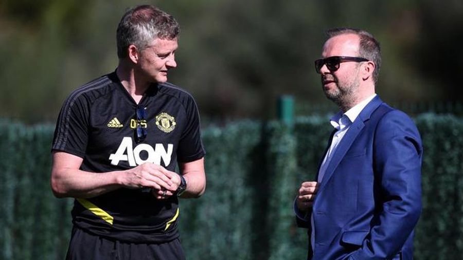 Man Utd tăng lương 'khủng' để 'trói chân' Solskjaer thêm 3 năm