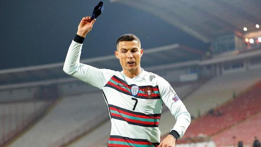 Vòng loại World Cup 2022: Trọng tài xin lỗi vì không công nhận bàn thắng của Ronaldo