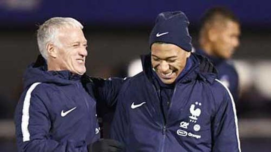 Kylian Mbappe bắt buộc phải 'tiến hóa'