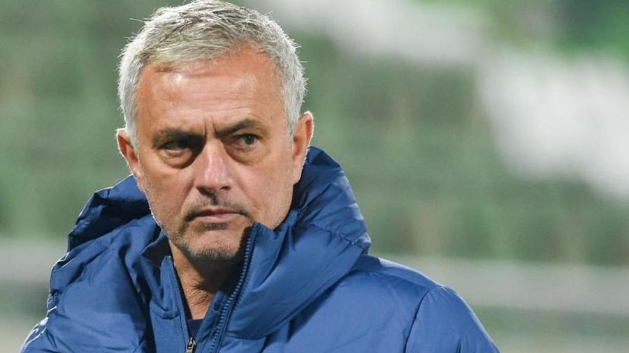 HLV Mourinho quyết tìm kẻ 'đâm sau lưng' mình ở Tottenham
