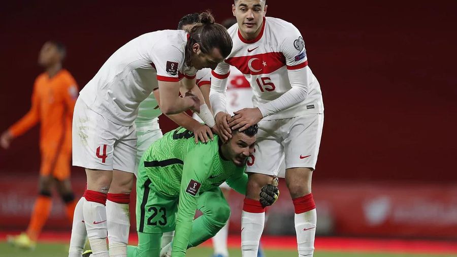 Thổ Nhĩ Kỳ đi tìm World Cup sau 20 năm