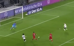 Timo Werner bị chế giễu vì pha bỏ lỡ trước khung thành trống
