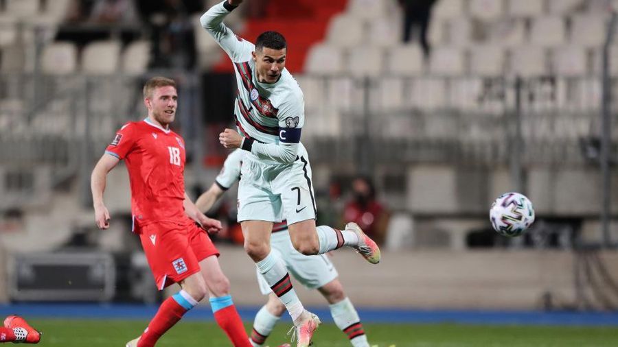 Ronaldo đáp trả những lời nhiếc móc theo cách này