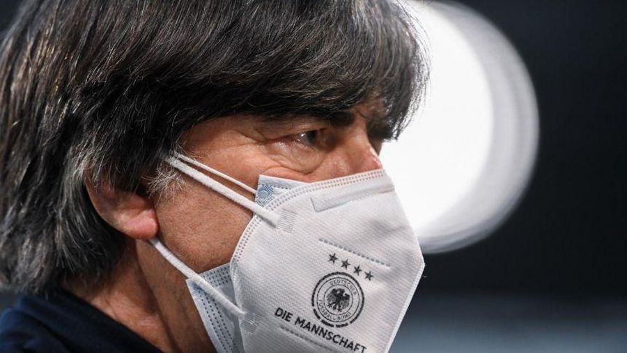 Joachim Loew nghỉ sớm đi, chờ gì sau Euro 2020!