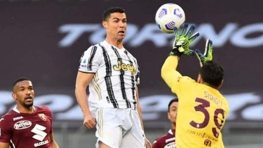 Juventus buông súng trong cuộc đua Serie A