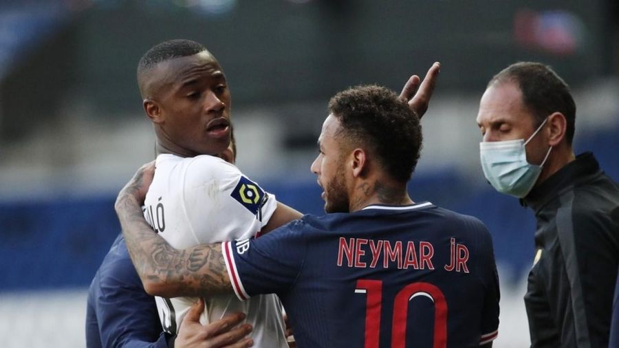 Vừa trở lại sau chấn thương, Neymar nhận thẻ đỏ thứ 11 trong sự nghiệp