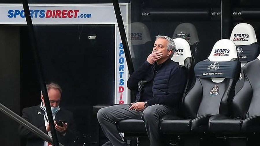 Tottenham hụt Top 4, Mourinho lên tiếng phàn nàn