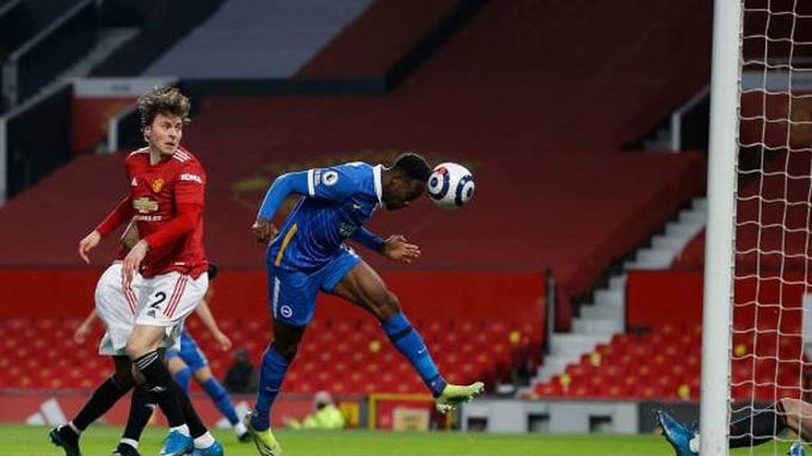Quỷ đỏ ngược dòng ngoạn mục, Tottenham mất điểm đáng tiếc