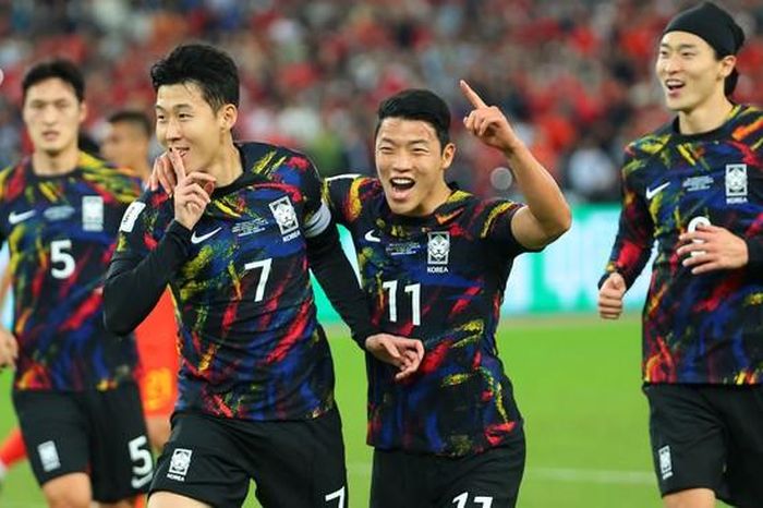 Son Heung Min lập cú đúp, Trung Quốc ngậm trái đắng trên sân nhà