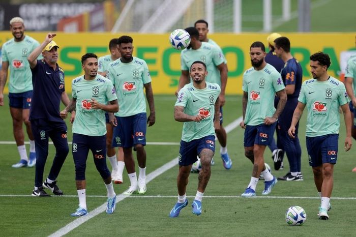 Sao Arsenal chấn thương vẫn phải cùng ĐT Brazil đá siêu kinh điển với Argentina