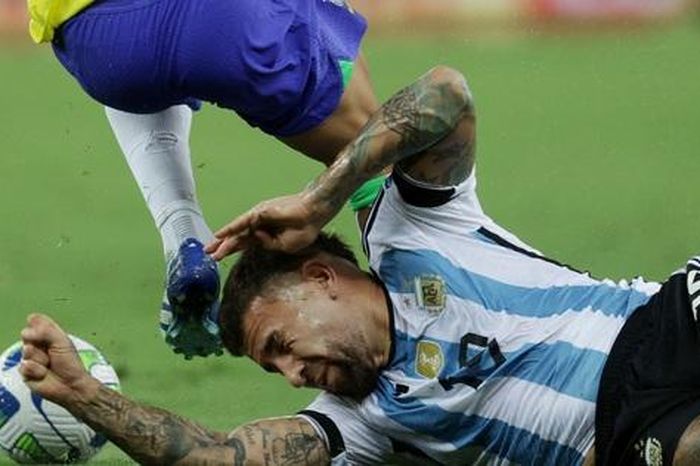 Brazil thua Argentina 0-1: Khán giả xô xát, chủ nhà nhận thẻ đỏ