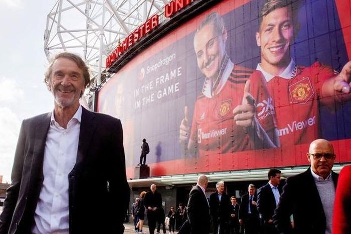 Man Utd lùi ngày công bố hợp đồng với tỷ phú Jim Ratcliffe